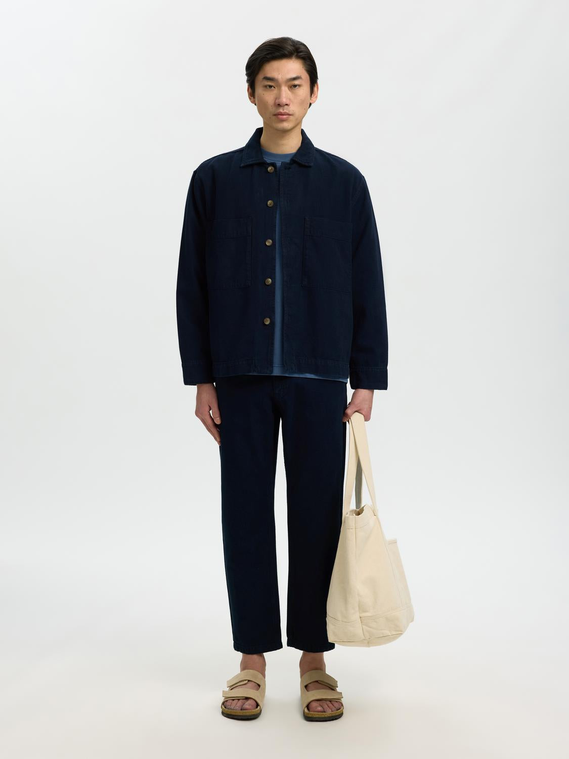 model_shot-front_full